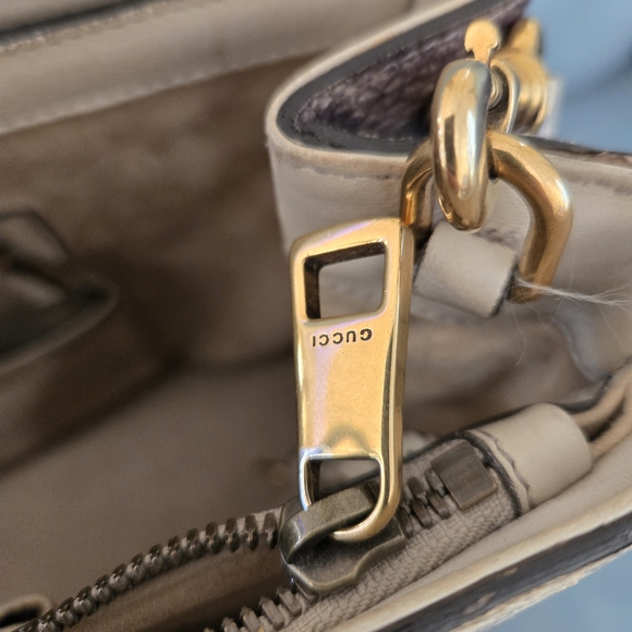 Gucci Tan and Brown Patterned Tote Bag - Picture 3 of 16